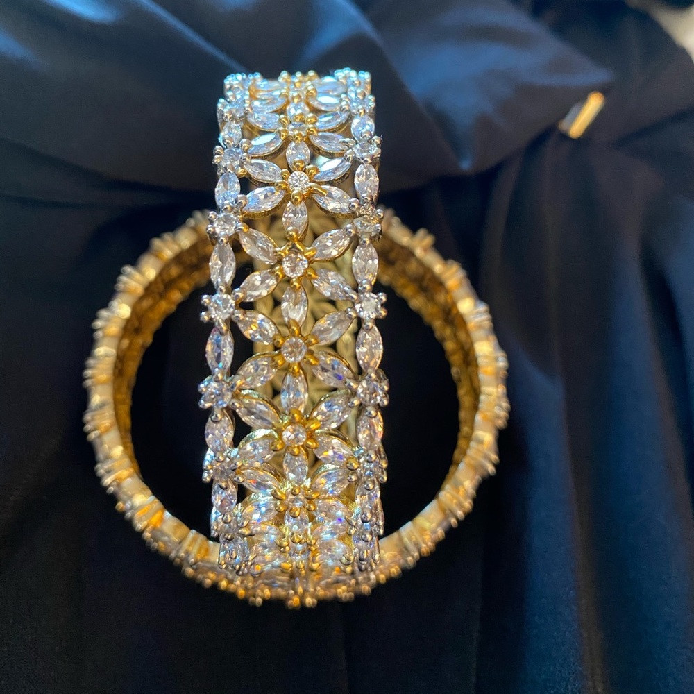 Beautiful Bangles Art Karat style